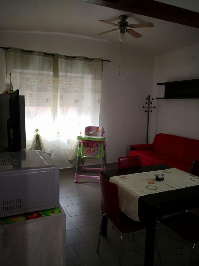 A Casa Di Rossano E Rossella Apartment Carbonia Bagian luar foto