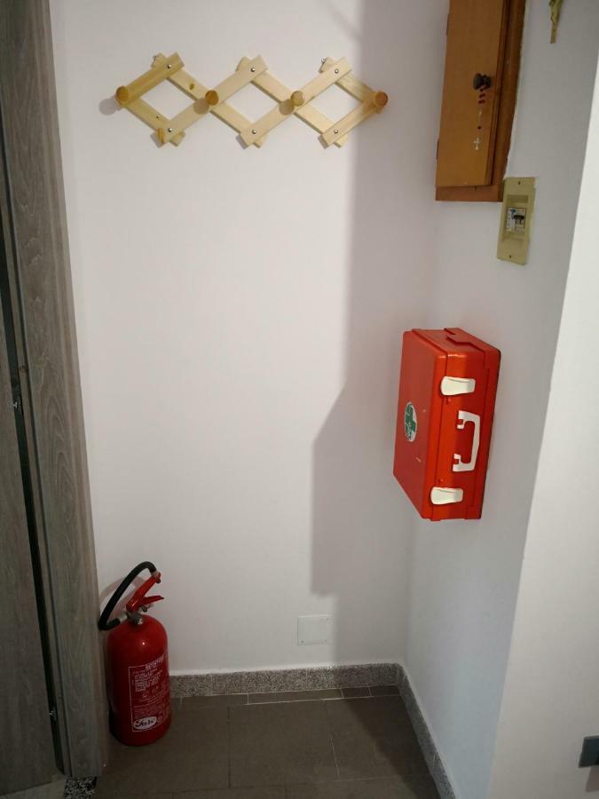 A Casa Di Rossano E Rossella Apartment Carbonia Bagian luar foto