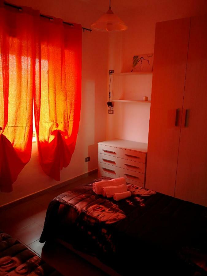 A Casa Di Rossano E Rossella Apartment Carbonia Bagian luar foto