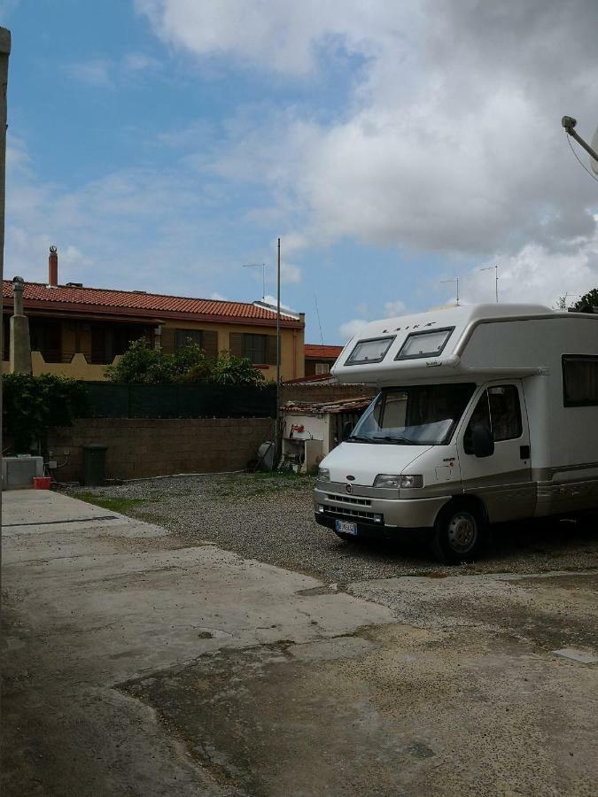 A Casa Di Rossano E Rossella Apartment Carbonia Bagian luar foto